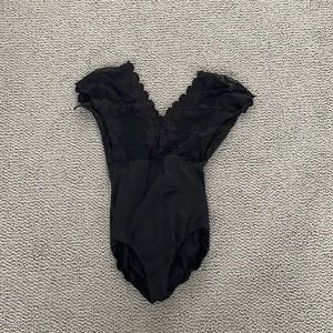 so danca lace v-neck leotard